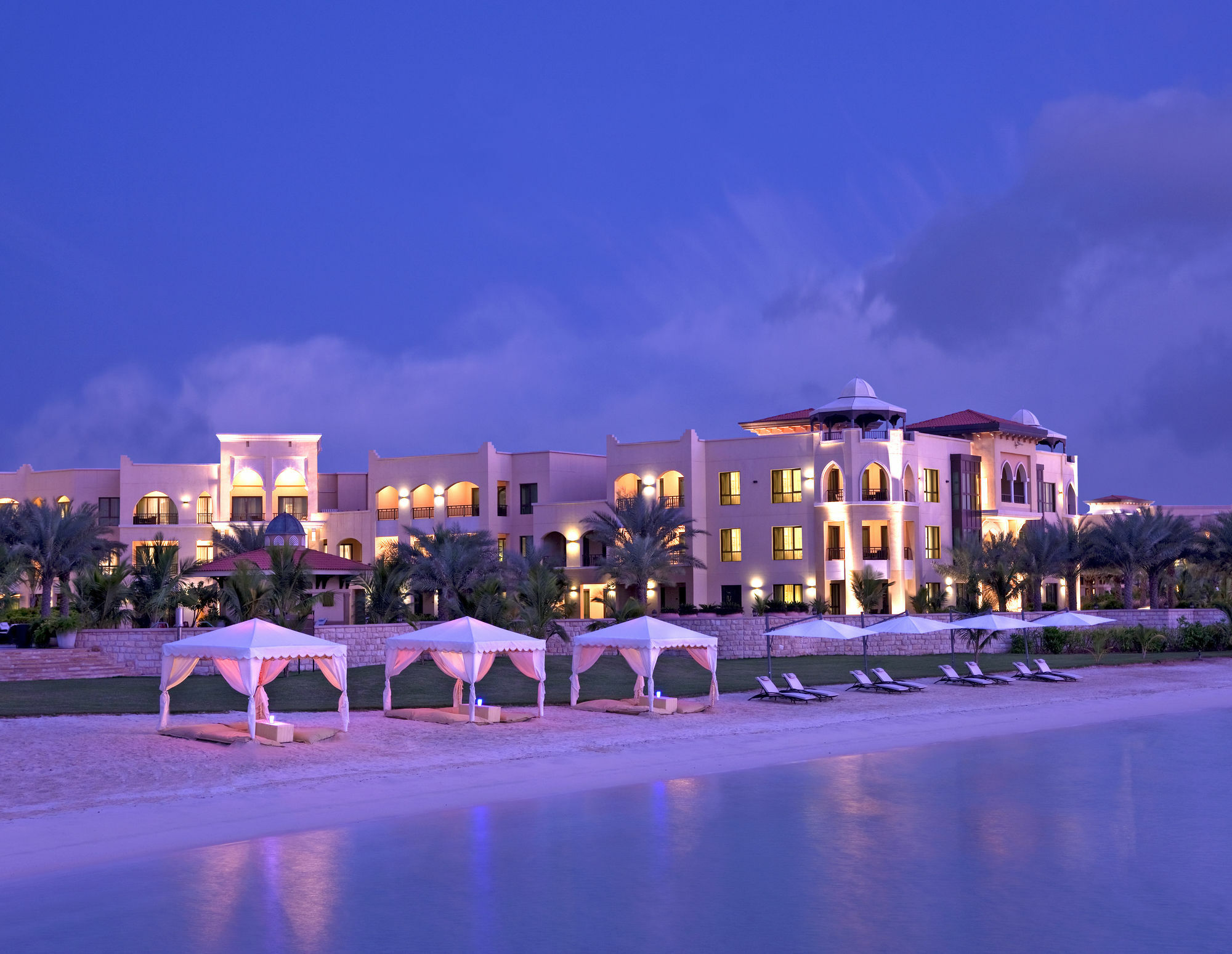 Shangri-La Hotel Apartments Qaryat Al Beri Abu Dhabi Exterior photo