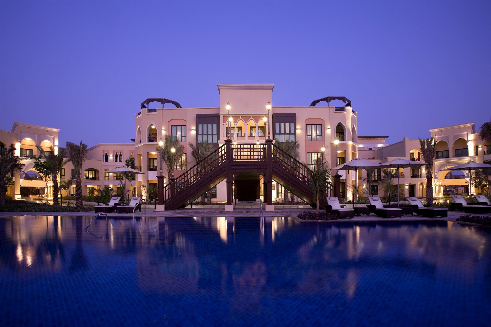 Shangri-La Hotel Apartments Qaryat Al Beri Abu Dhabi Exterior photo